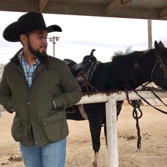 Meet your Posher, Juan Enrique Velázquez - Picture 6 of 9